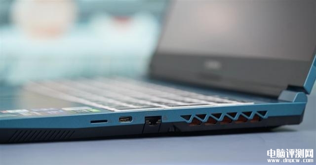 七彩虹将星X15-AT2022款笔记本(i7 13620H+RTX4060)评测，笔记本评测网（bjbpc.com）