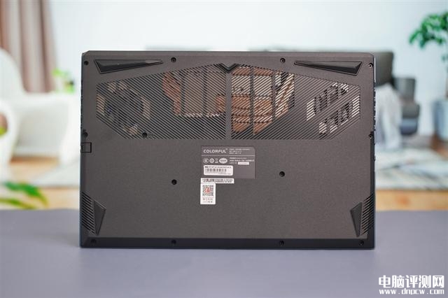 七彩虹将星X15-AT2022款笔记本(i7 13620H+RTX4060)评测，笔记本评测网（bjbpc.com）