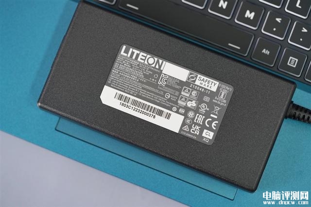 七彩虹将星X15-AT2022款笔记本(i7 13620H+RTX4060)评测，笔记本评测网（bjbpc.com）