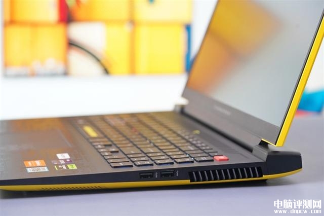 雷神ZERO 2023游戏本(i9 13900HX+RTX4080)评测，笔记本评测网（bjbpc.com）