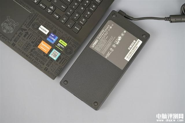 雷神ZERO 2023游戏本(i9 13900HX+RTX4080)评测，笔记本评测网（bjbpc.com）
