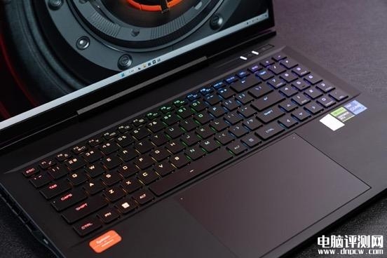 机械革命旷世X笔记本(i9-13900HX+RTX4080)评测，笔记本评测网（bjbpc.com）