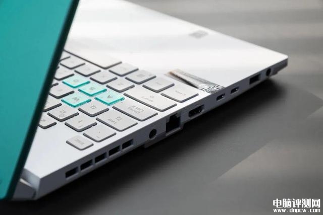 华硕天选4笔记本(i9 13900H+RTX4060)评测，笔记本评测网（bjbpc.com）
