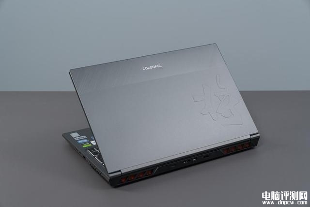 七彩虹将星X15 AT 2023款笔记本（i7 13700HX+RTX4050）评测，笔记本评测网（bjbpc.com）