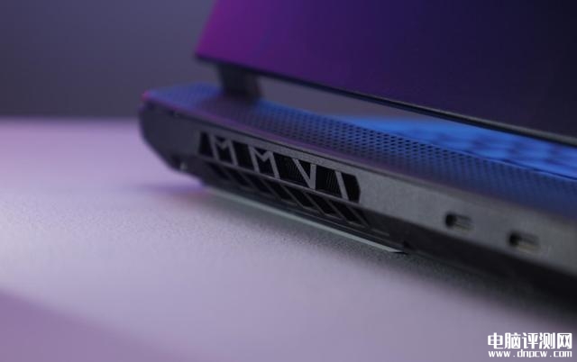 ROG魔霸7 PLUS超能版笔记本（R9 7945HX+RTX4090 )）评测，笔记本评测网（bjbpc.com）