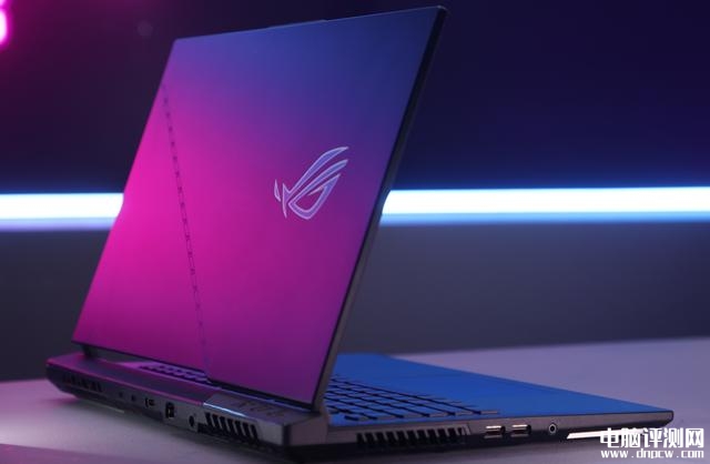 ROG魔霸7 PLUS超能版笔记本（R9 7945HX+RTX4090 )）评测，笔记本评测网（bjbpc.com）