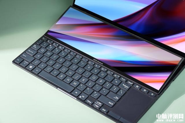 华硕灵耀X 双屏Pro 2023笔记本（i9 13900H+RTX4060）评测，笔记本评测网（bjbpc.com）