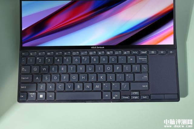 华硕灵耀X 双屏Pro 2023笔记本（i9 13900H+RTX4060）评测，笔记本评测网（bjbpc.com）