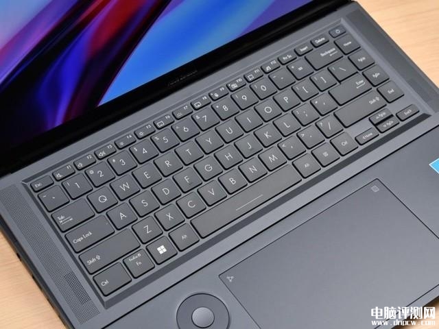 华硕灵耀X Ultra笔记本（i9 13905H+RTX4080）评测，笔记本评测网（bjbpc.com）