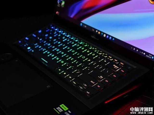 华硕灵耀X Ultra笔记本（i9 13905H+RTX4080）评测，笔记本评测网（bjbpc.com）