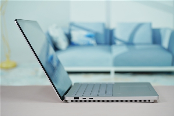 微软旗舰笔记本Surface Laptop Studio 2高清图示，笔记本评测网（bjbpc.com）