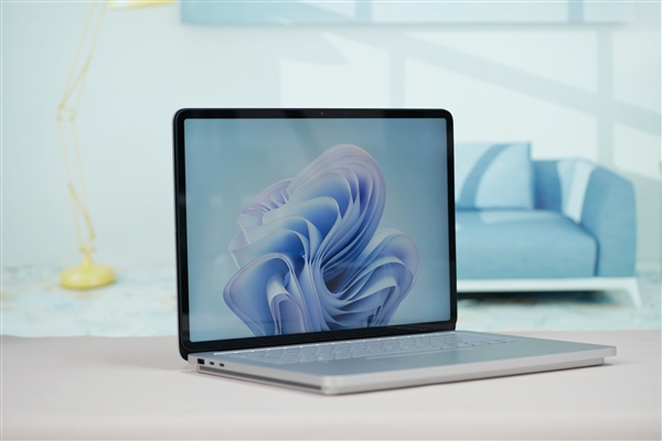 微软旗舰笔记本Surface Laptop Studio 2高清图示，笔记本评测网（bjbpc.com）
