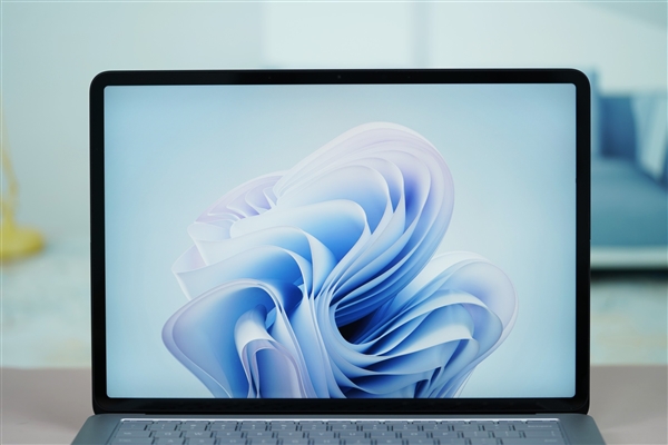 微软旗舰笔记本Surface Laptop Studio 2高清图示，笔记本评测网（bjbpc.com）