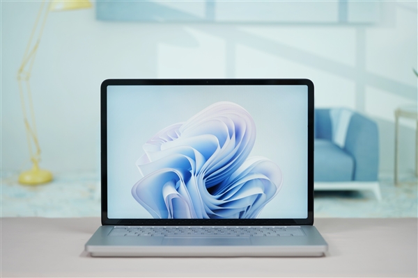 微软旗舰笔记本Surface Laptop Studio 2高清图示，笔记本评测网（bjbpc.com）
