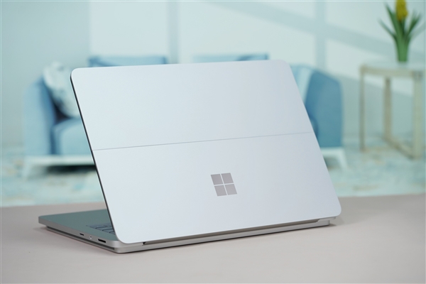 微软旗舰笔记本Surface Laptop Studio 2高清图示，笔记本评测网（bjbpc.com）
