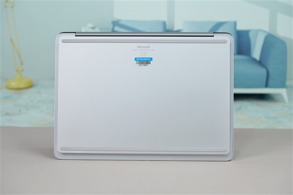 微软旗舰笔记本Surface Laptop Studio 2高清图示，笔记本评测网（bjbpc.com）