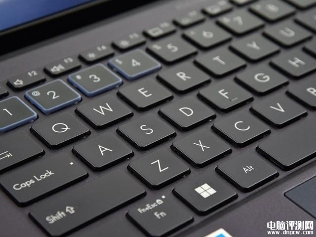 华硕破晓Air笔记本（i7-1355U）评测，笔记本评测网（bjbpc.com）