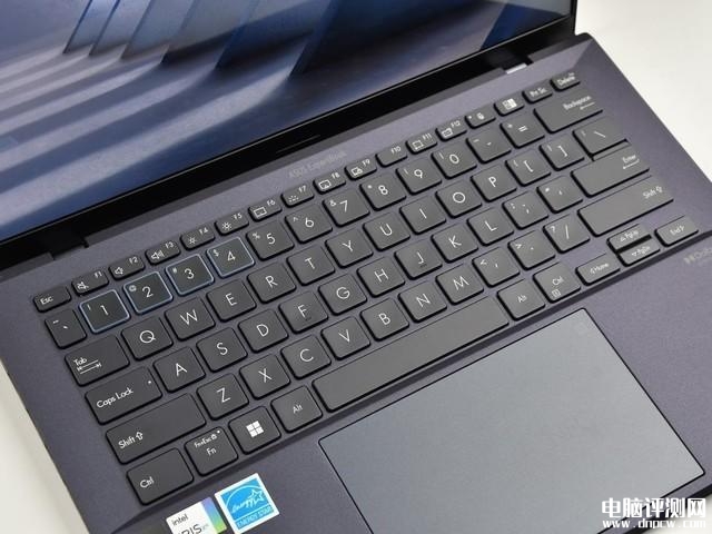 华硕破晓Air笔记本（i7-1355U）评测，笔记本评测网（bjbpc.com）