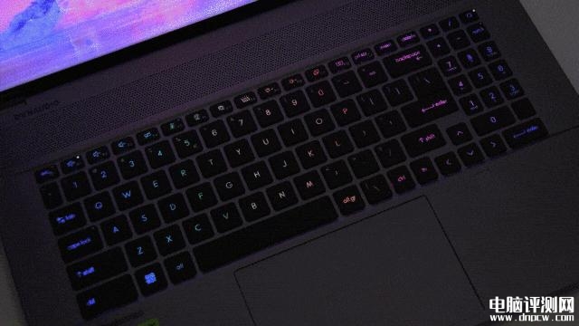 微星创造者Z17 HX Studio笔记本(i9 13980HX+RTX4070)评测，笔记本评测网（bjbpc.com）