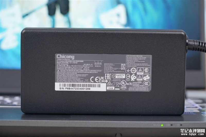 七彩虹将星X15 AT 23H2笔记本（i7 13650HX+RTX4060）评测，笔记本评测网（bjbpc.com）