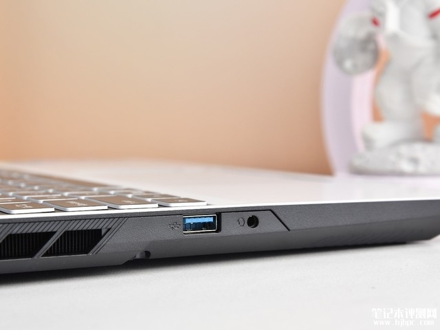 七彩虹隐星P16 TA 24笔记本(i7 13650HX+RTX4070）评测，笔记本评测网（bjbpc.com）