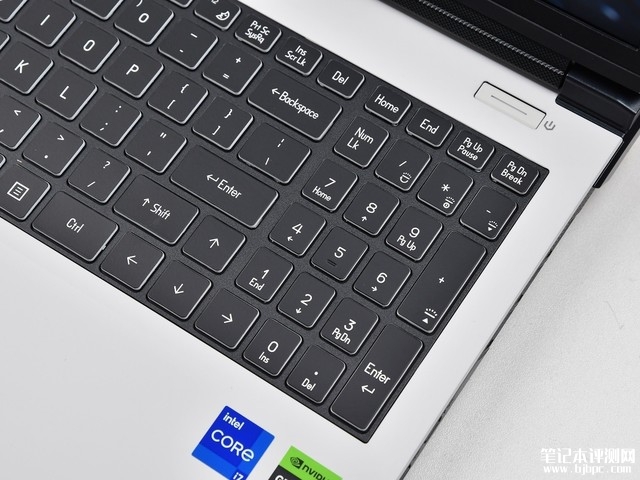 七彩虹隐星P16 TA 24笔记本(i7 13650HX+RTX4070）评测，笔记本评测网（bjbpc.com）