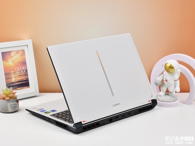七彩虹隐星P16 TA 24笔记本(i7 13650HX+RTX4070）评测，笔记本评测网（bjbpc.com）