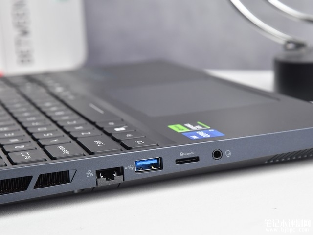 宏碁掠夺者·擎 Neo 2024款笔记本评测，笔记本评测网（bjbpc.com）