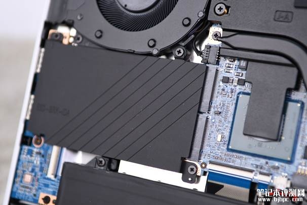机械革命耀世15 Pro笔记本（i7 14650HX+RTX4060）评测，笔记本评测网（bjbpc.com）
