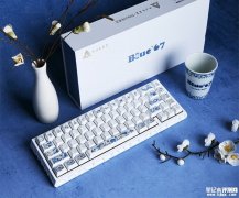 黑爵联名非遗传承人黄云鹏推出Blue67青花陶瓷键盘 实现景德镇制瓷技艺与磁轴技术的跨界创新