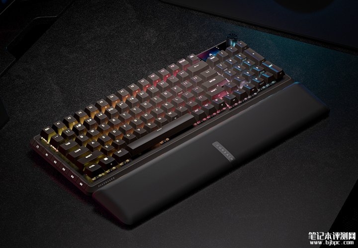 海盗船VANGUARD 96 WIRELESS机械键盘发布 支持三模连接+8kHz轮询率+超长续航,笔记本评测网(bjbpc.com)