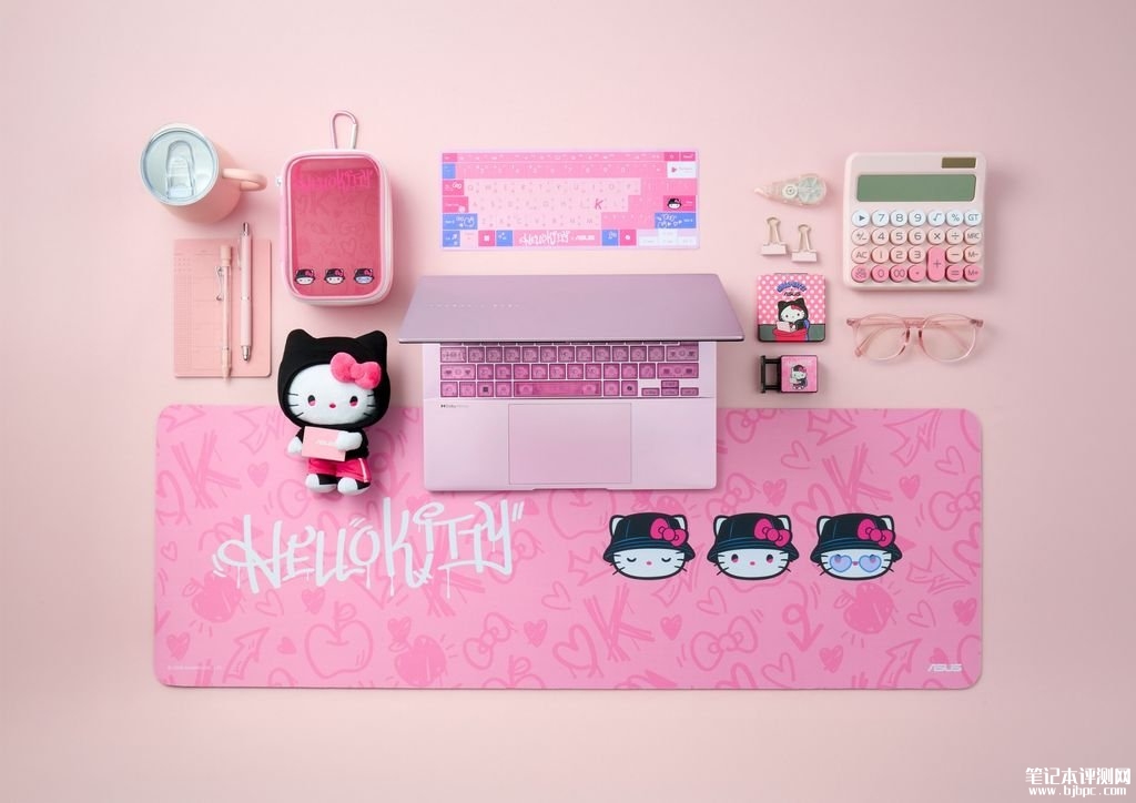 华硕推出莓果粉限定版Vivobook S14笔记本发布:搭Hello Kitty联名周边,笔记本评测网(bjbpc.com)